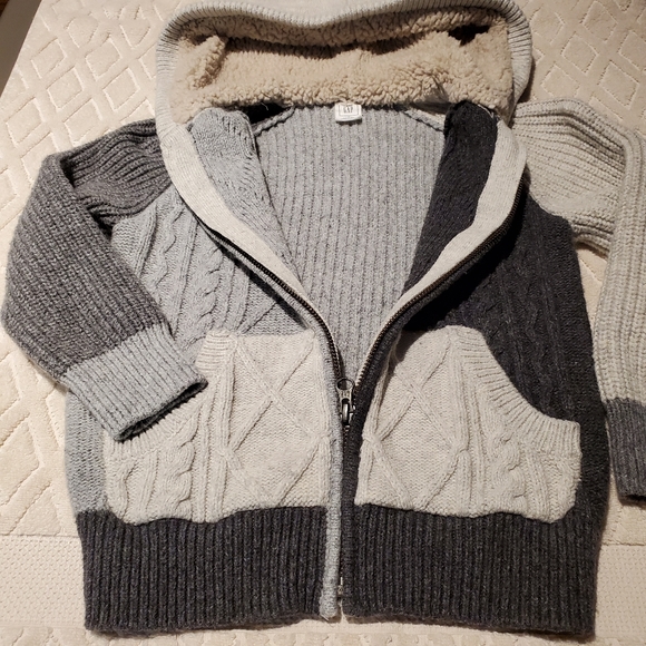 Baby Gap zip up cable knit sweater - Picture 4 of 5